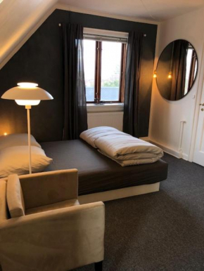 Flot værelse tæt ved transport i en skøn villa, Copenhagen